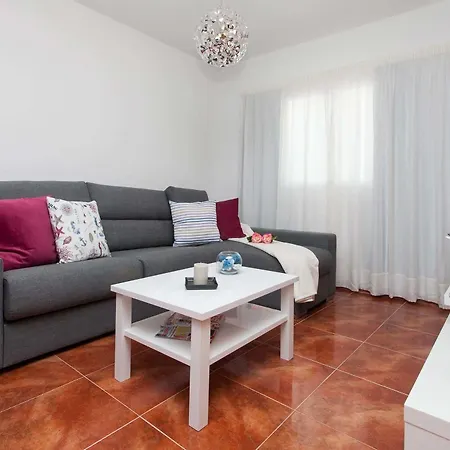 Apartment Pantai By Vacanzy Collection La Oliva